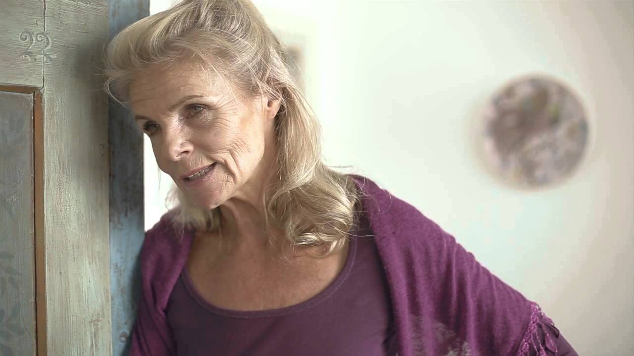Eva Holzapfel – Der Geldkomplex (Demoszene)
