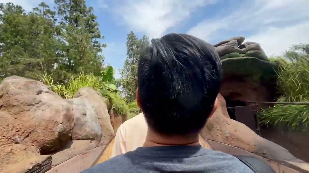 Jeffrey Baek (ft. Pastor Peter Kim) rides Tiana's Bayou Adventure First Time in Disneyland 2025
