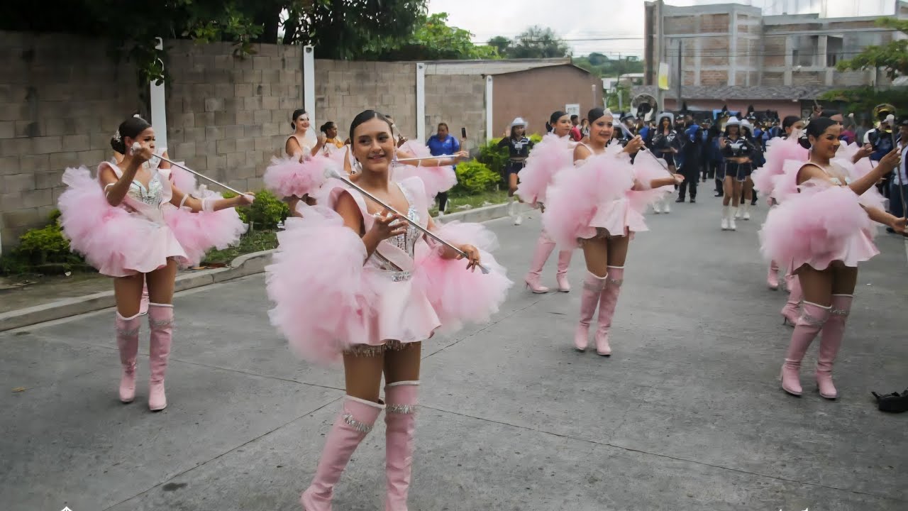 Desfile de correo distrito de san rafael de cedros cuscatlan sur El Salvador 