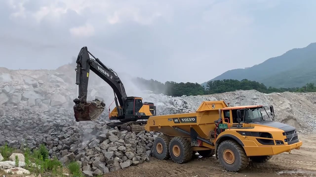 Jaw Crusher Crushing Rocks in Quarry Site