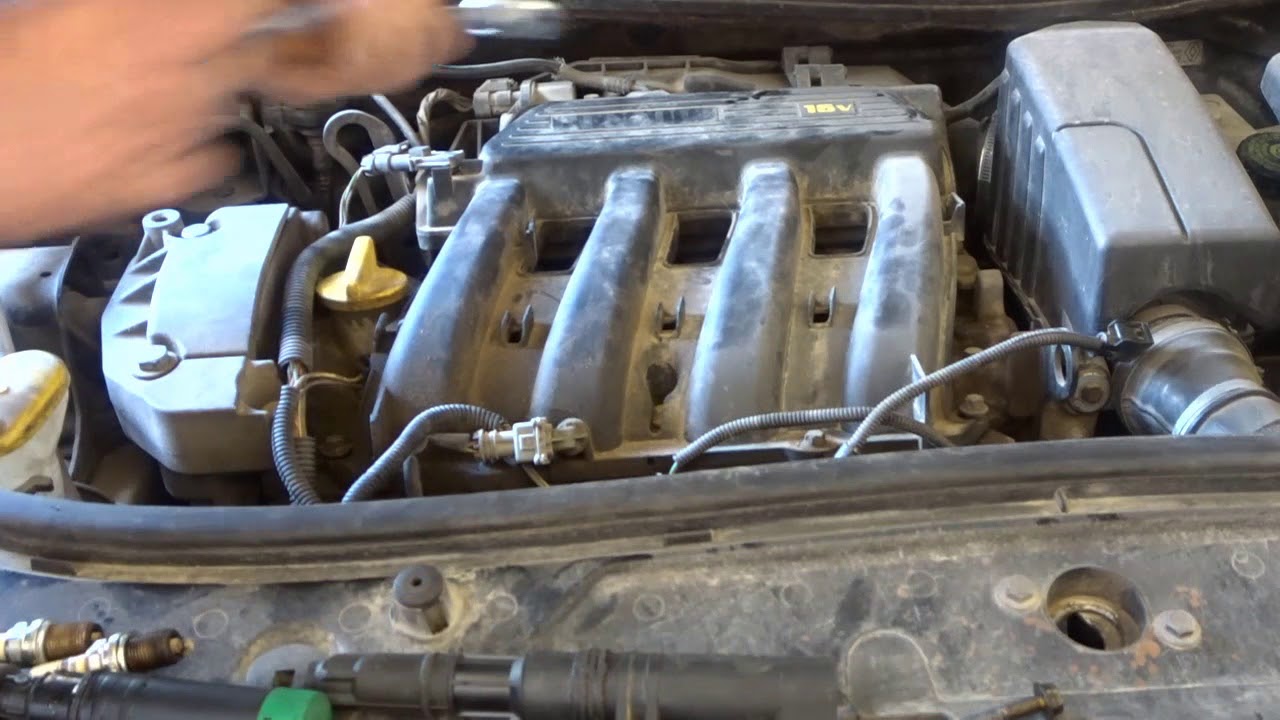 Moteur tourne sur 2 bougies - cylindres - المحرك يعمل على 2  شمعات الإشعال - اسطوانات