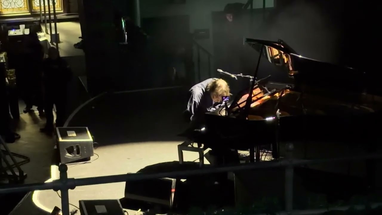 Cameron Winter - Try As I May - Manchester Albert Hall 30/11/2025