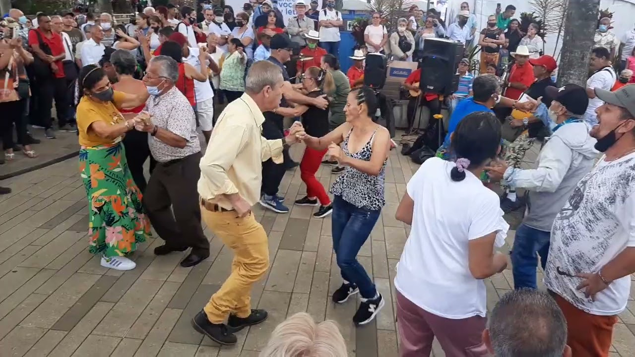 Los integrados parranderos. Uy uy que tarrao. Abril 23 2022
