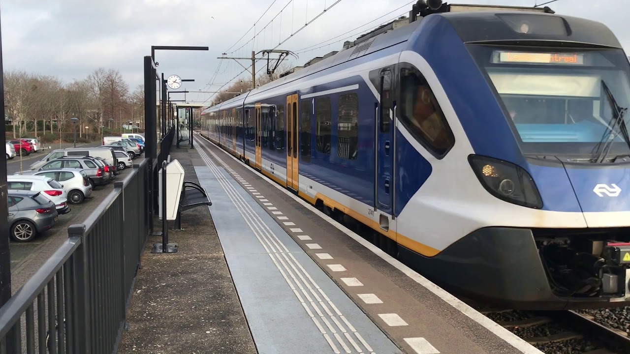 Treinen op Station Hoorn Kersenboogerd