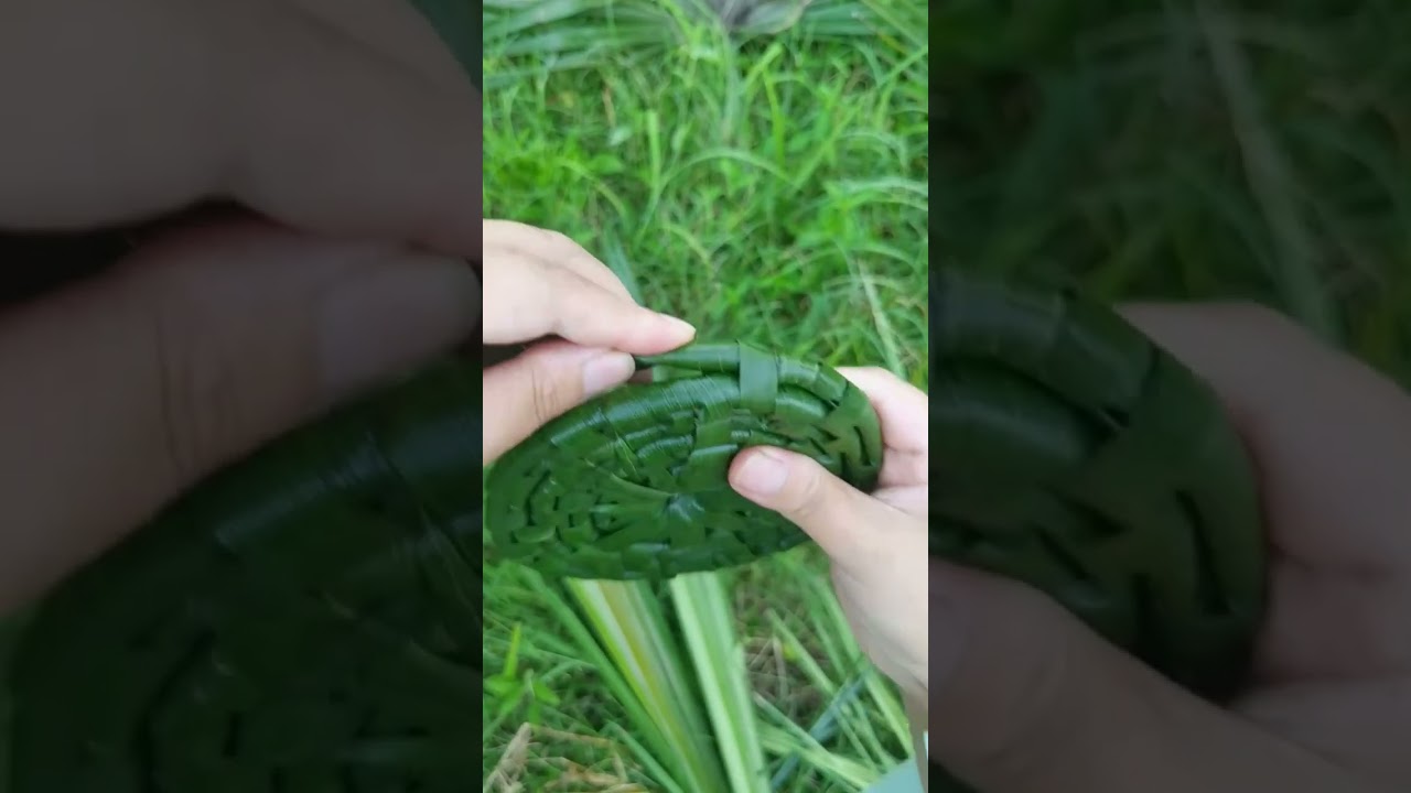 how to make a Palm leaf woven small basket