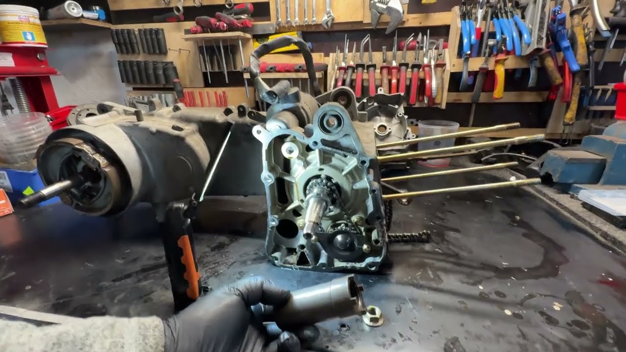 Michi schraubt... Kymco Super 8 125 - Kurbelwelle kommt raus