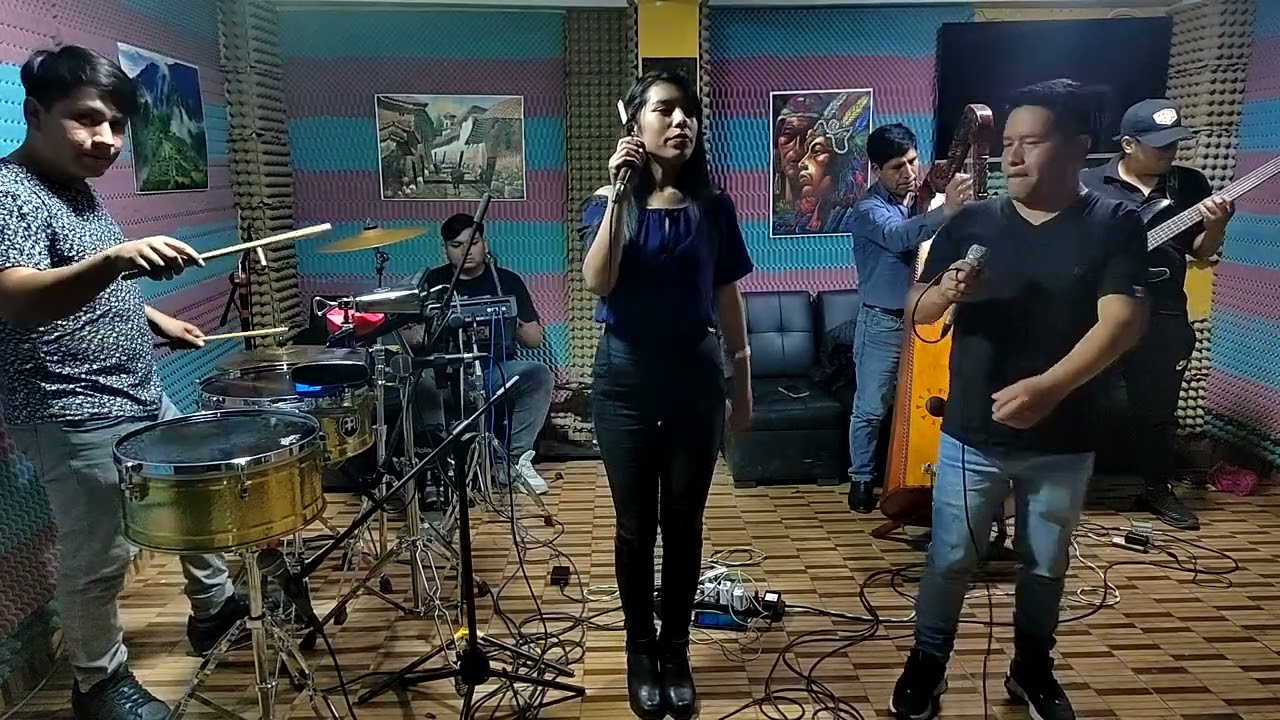 LINDA SOLEDAD FLORES Y LOS FELINOS DEL ARPA 2023 ...un breve ensayo