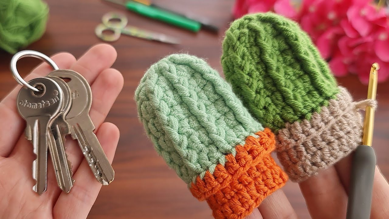 Wow !! Super easy, very useful crochet hat keychain , sell and give as a gift.