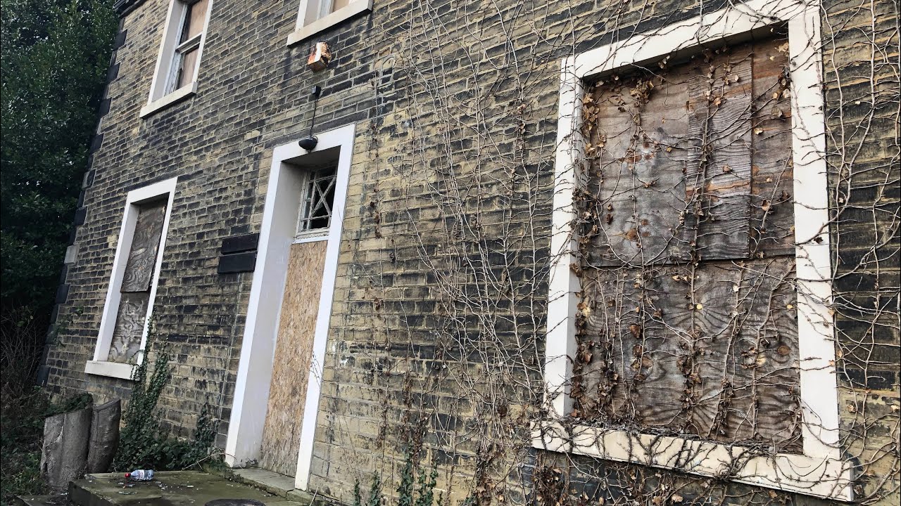 Exploring an Abandoned House | Brook House