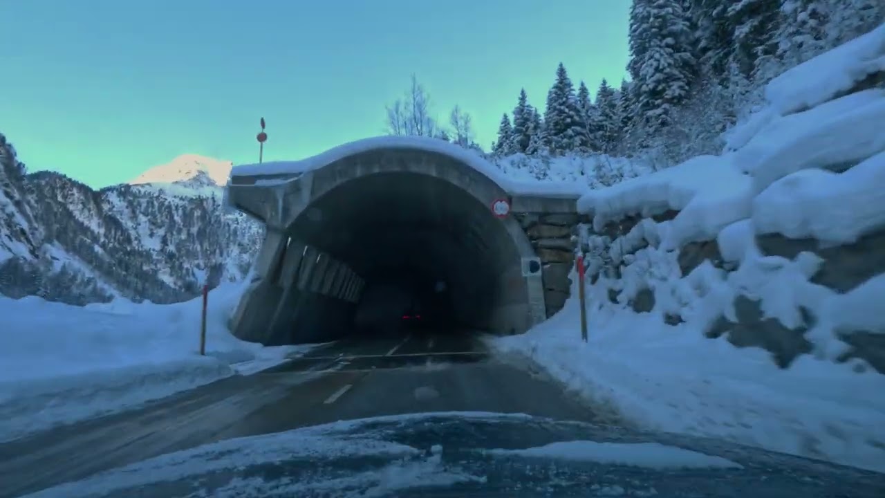 Snowy Montain Drive to Stubaier Gletscher / Austria Winter Road Trip