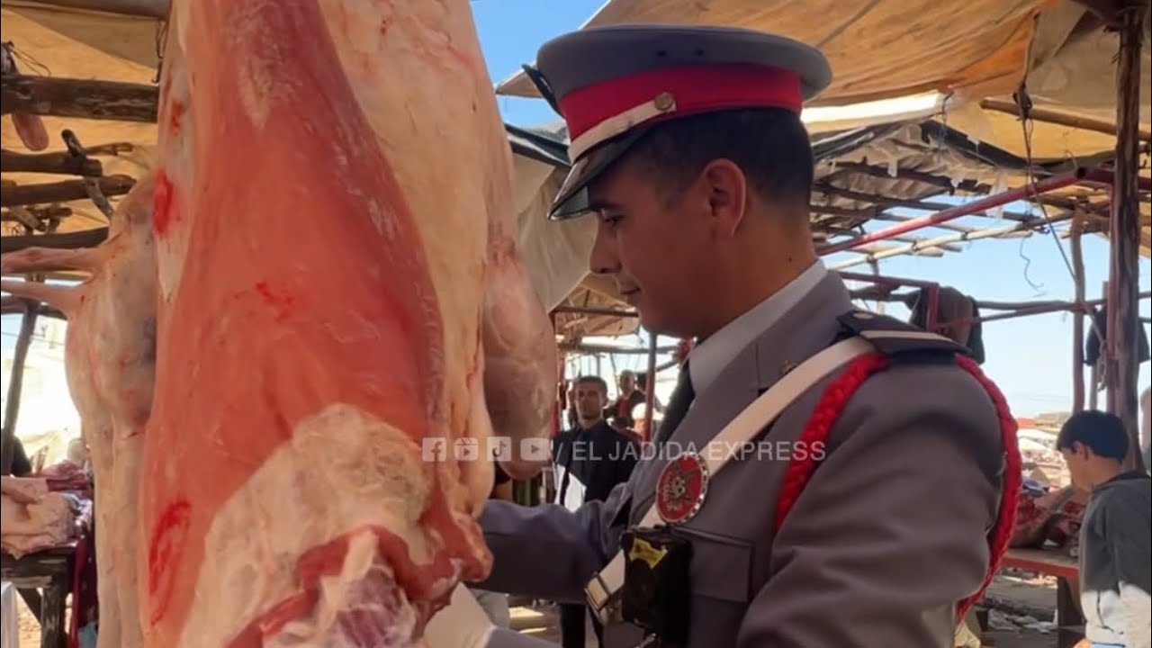 خدمة نقية.. شوفو شنو دارو الدرك الملكي داخل سوق مولاي عبد الله بالجديدة
