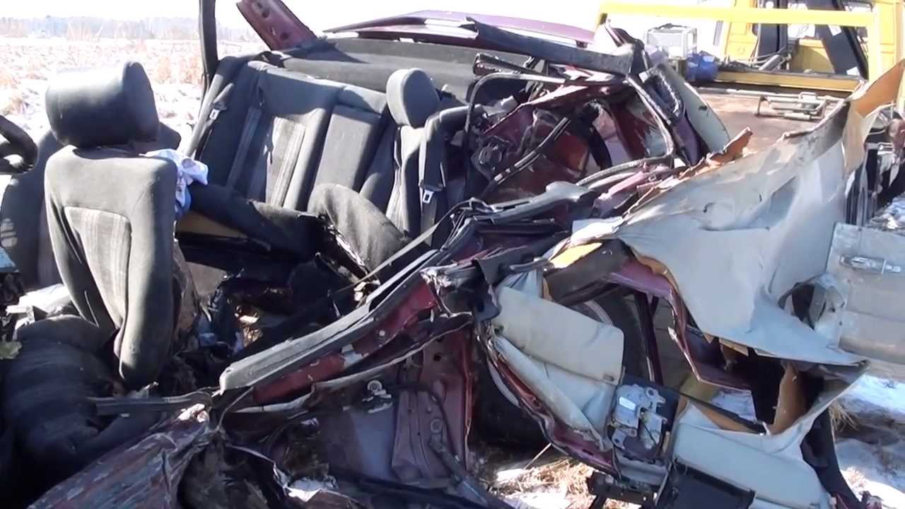 Tragi&scaron;ka automobilio ir traukinio avarija pervažoje netoli Kai&scaron;iadorių