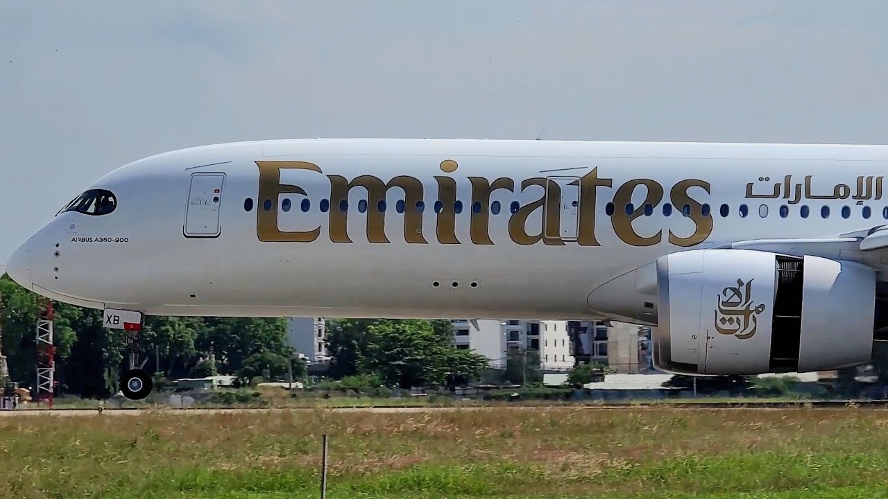 ✈️🇻🇳 A close-up 5-minute view of planes continuously landing at Tan Son Nhat Airport.