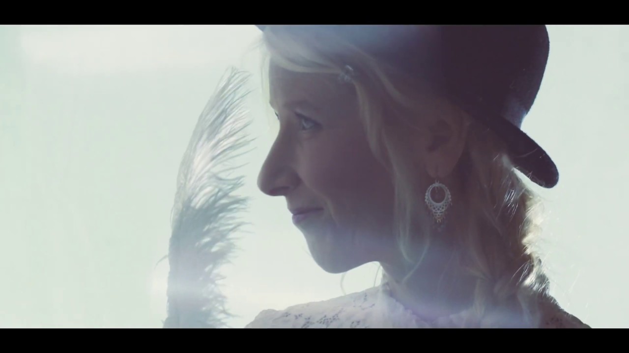 Susan Aho - Tulevaan (Official Music Video)