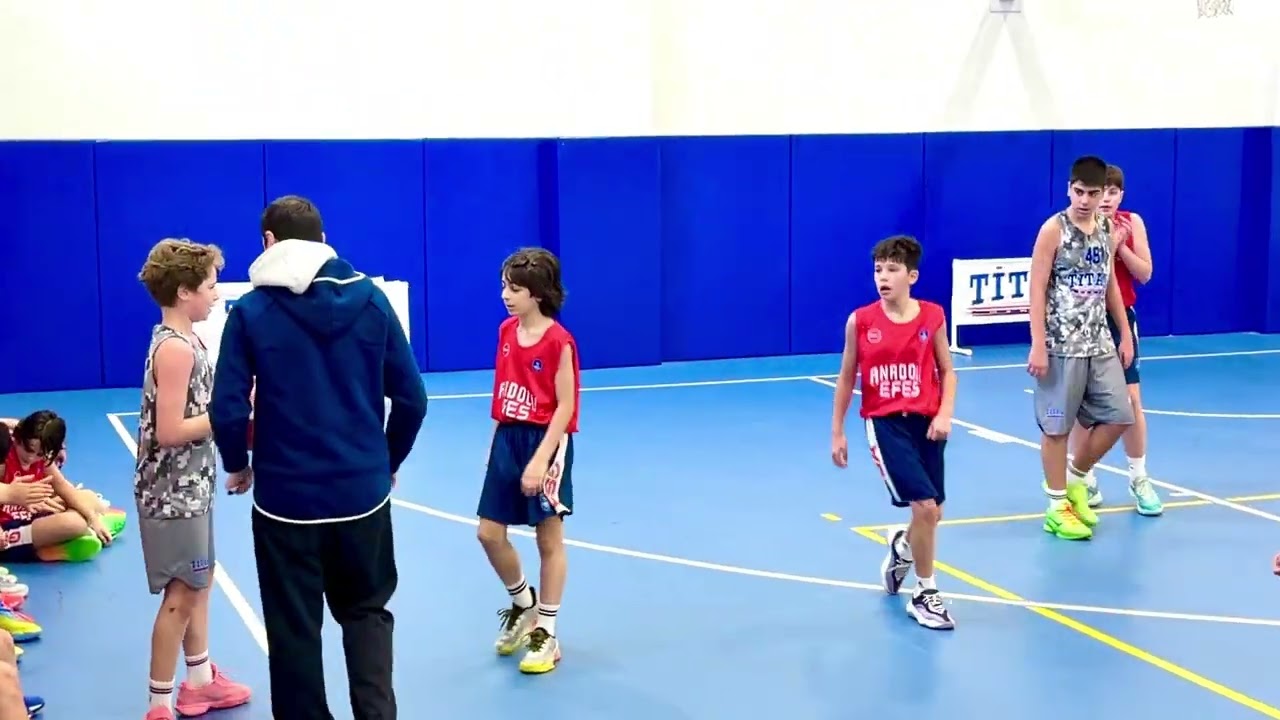 Anadolu Efes - Titan u12 (55-31)  4. Çeyrek