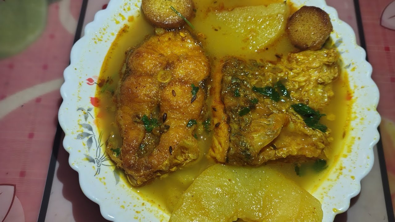 সিজন চেঞ্জ হচ্ছে তাই শরীরস্বাস্থ্য ভালো রাখতে হালকা মশলায় মাছের পাতলা ঝোল এভাবে বানিয়ে নাও।।