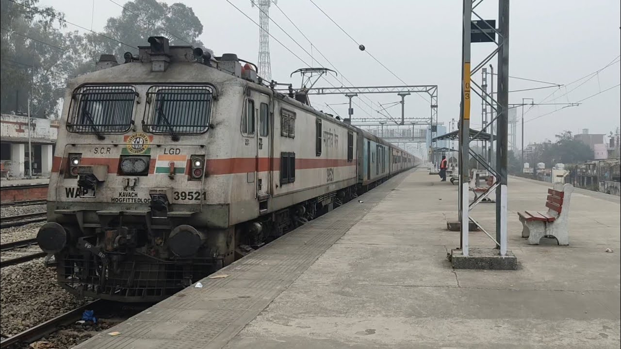 LALLAGUDA WAP7! 12413 AII - JAT Galtadham Pooja Express Skips Bharoli Jn. 7 Hrs. Late With A LGD P7!