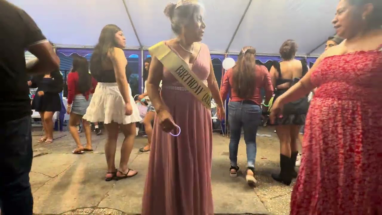 Festejando el cumpleaños de mi prima 