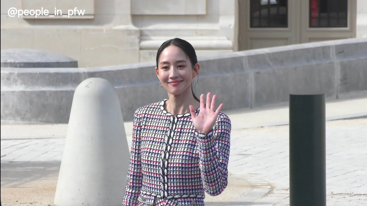 Janine Chang / Ning Chang 张钧甯 - Chanel SS25 fashion show in Paris - 01.10.2024