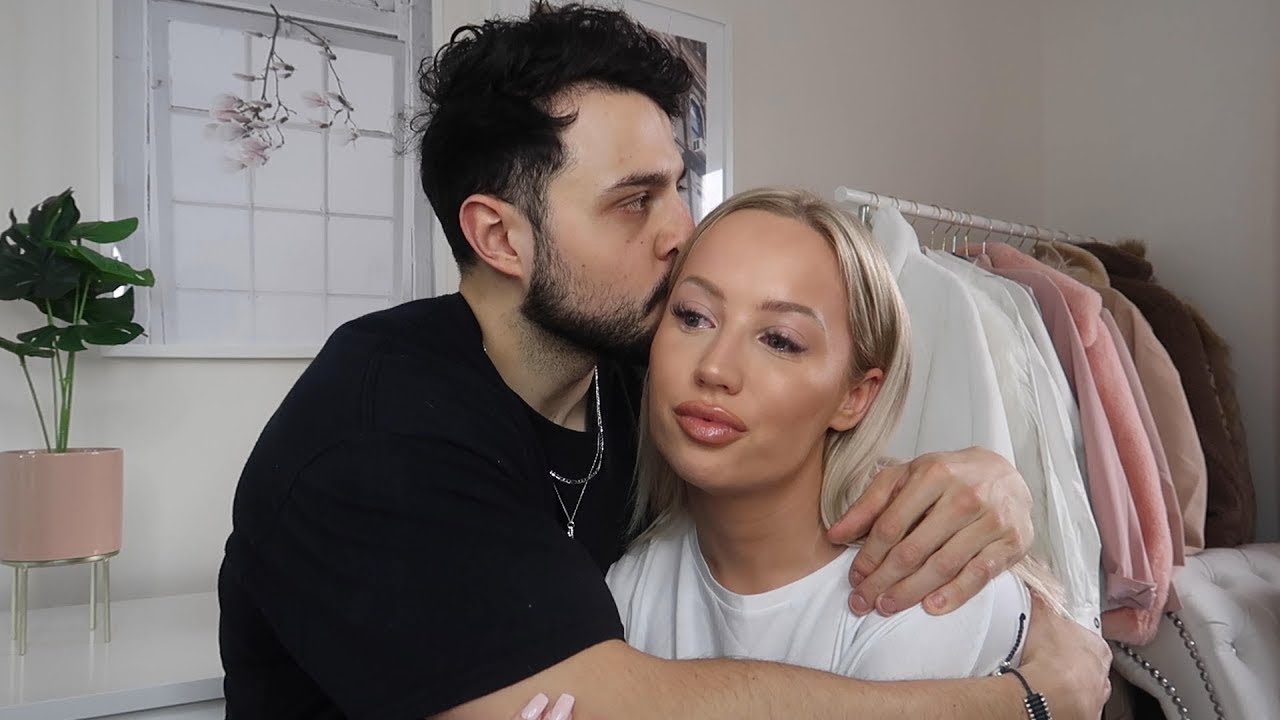 Elle Darby & Fianc&eacute; Dropped By Agency Over Racist Tweets‼️