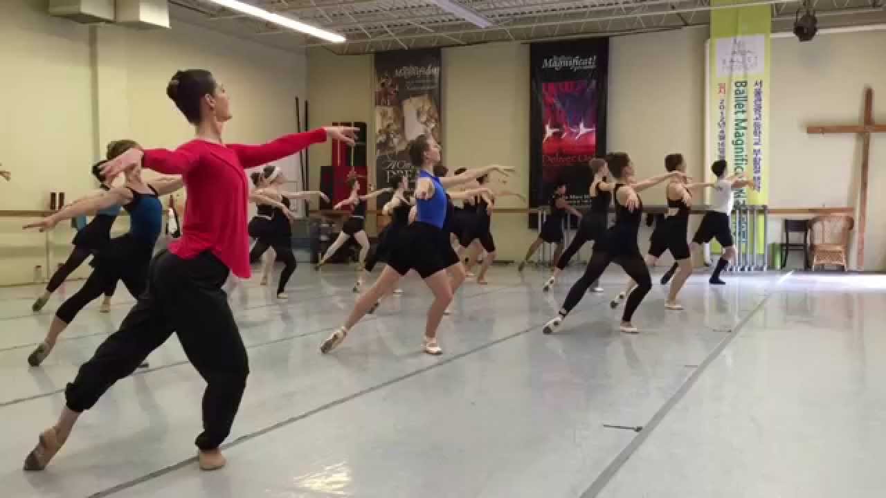Ballet Mag! Company Class - Révérence