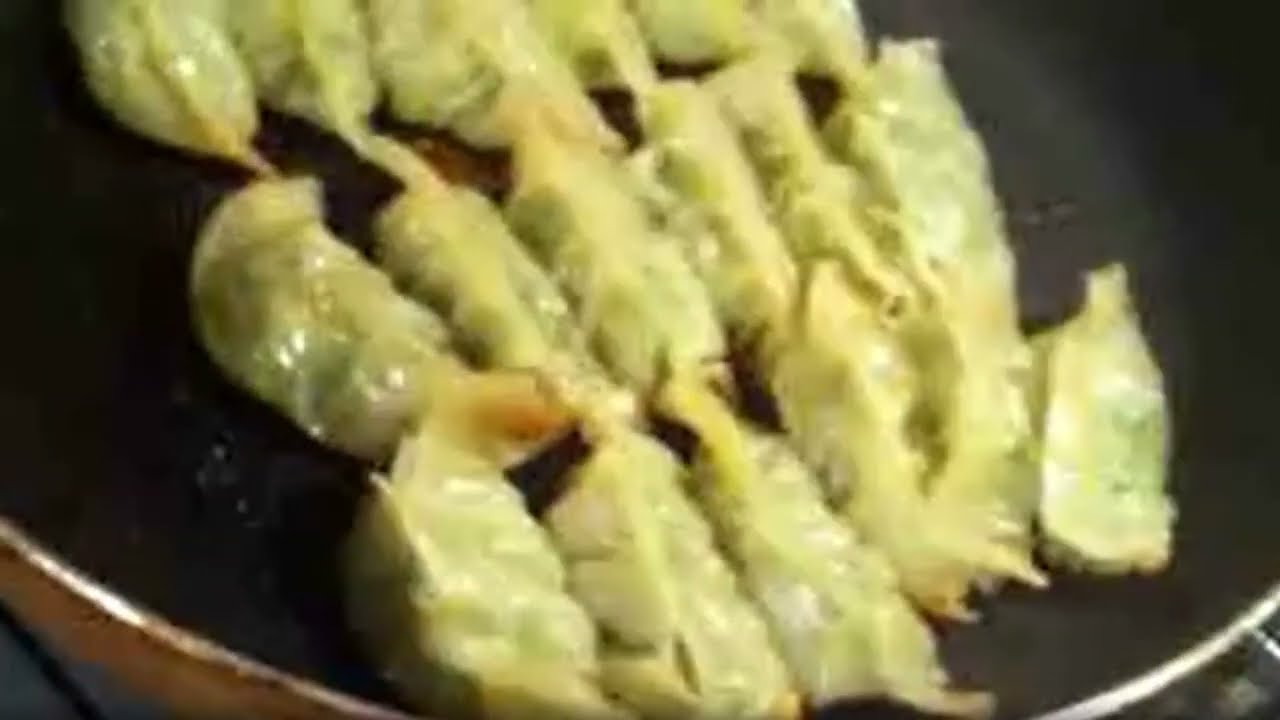 Rei HarakamiはASA-CHANGと一緒に餃子を作ります