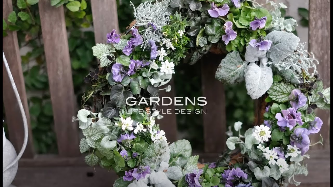 GARDENS ビオラを使った、春を待つ寄せ植えリース。シルバーリーフとブラックを合わせて。 【ガーデンズ】