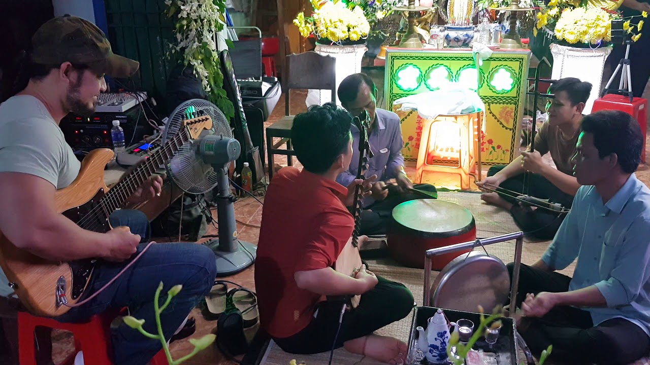 Chơi Đàn Tuồng Cổ Nhạc Ngủ Âm Theo Phong Cách Bình Dương
