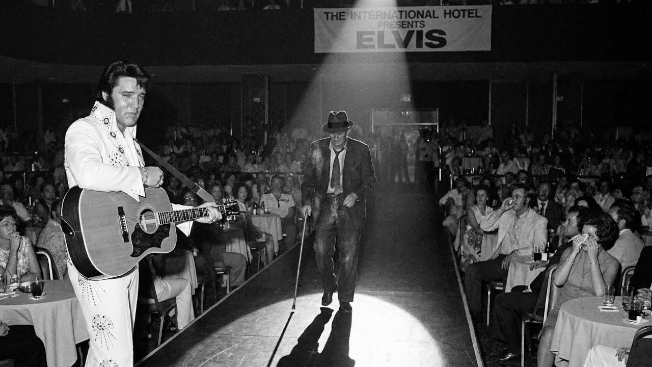 MYSTERIOUS Man Walked Into Elvis Concert — When Elvis Saw His Face, The King Started CRYING