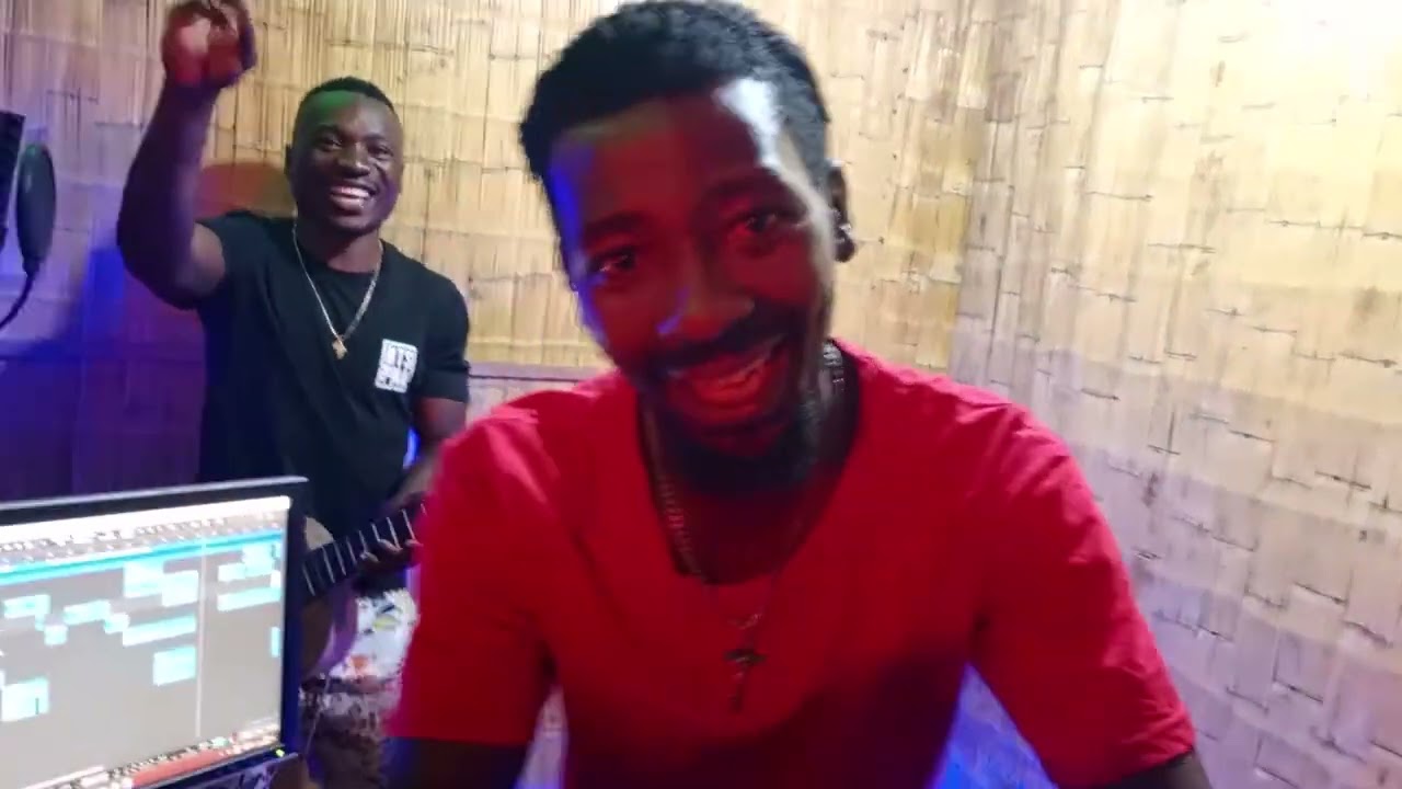 Patsil Mc Feat Moz Delafuente-Vizinho