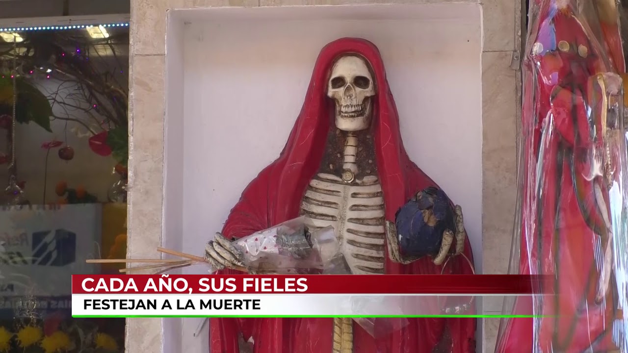 Festejan a La Santa Muerte en Día de Muertos.