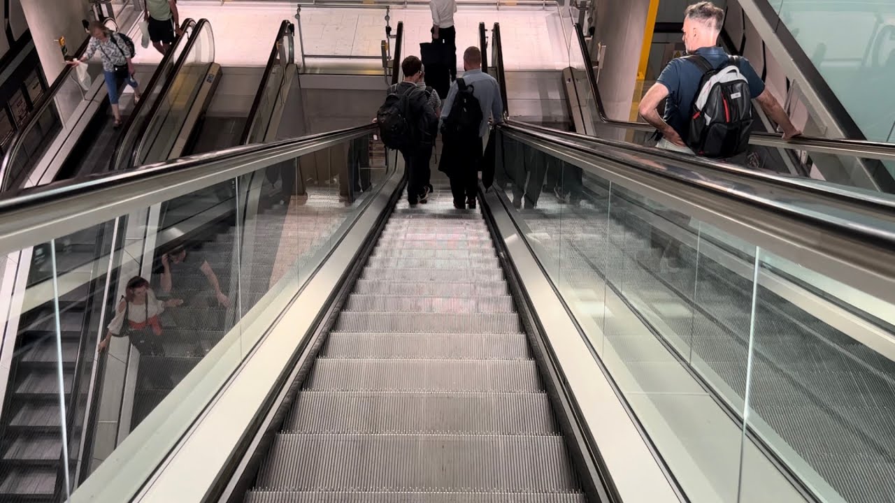 London Heathrow Airport. 5x Escalator, 4x Travelator ride From Terminal 5B Arrivals to T5A (Airside)