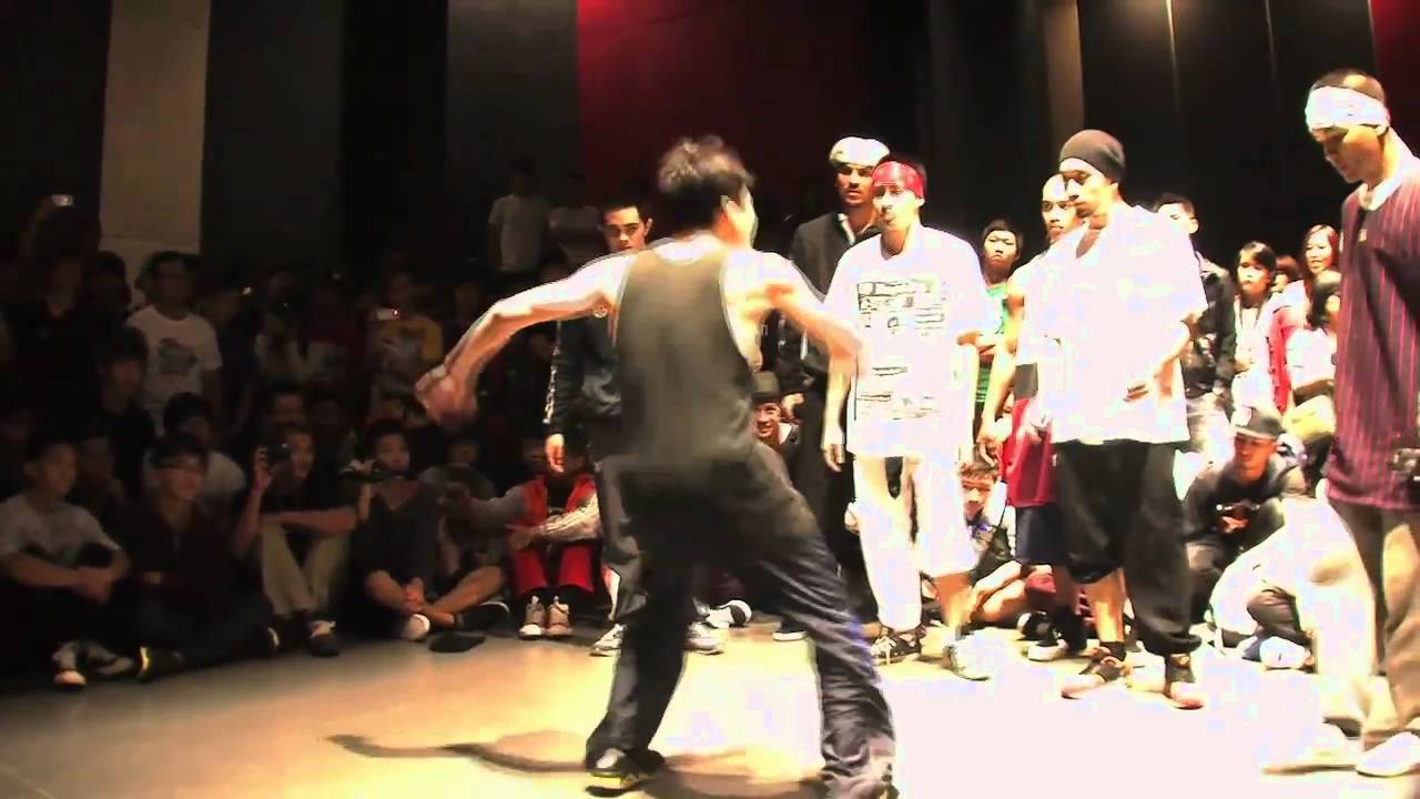 FLOOR GANGZ vs 99FLAVA, Radikal Forze Jam 2011 FINALS (HD)
