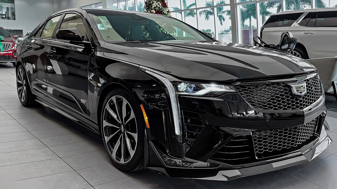 Cadillac CT4 2025 года — спортивный компактный седан класса люкс!
