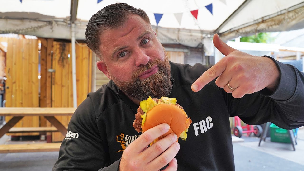 We've NEVER Had A Smash Burger Like THIS Before | Food Review Club