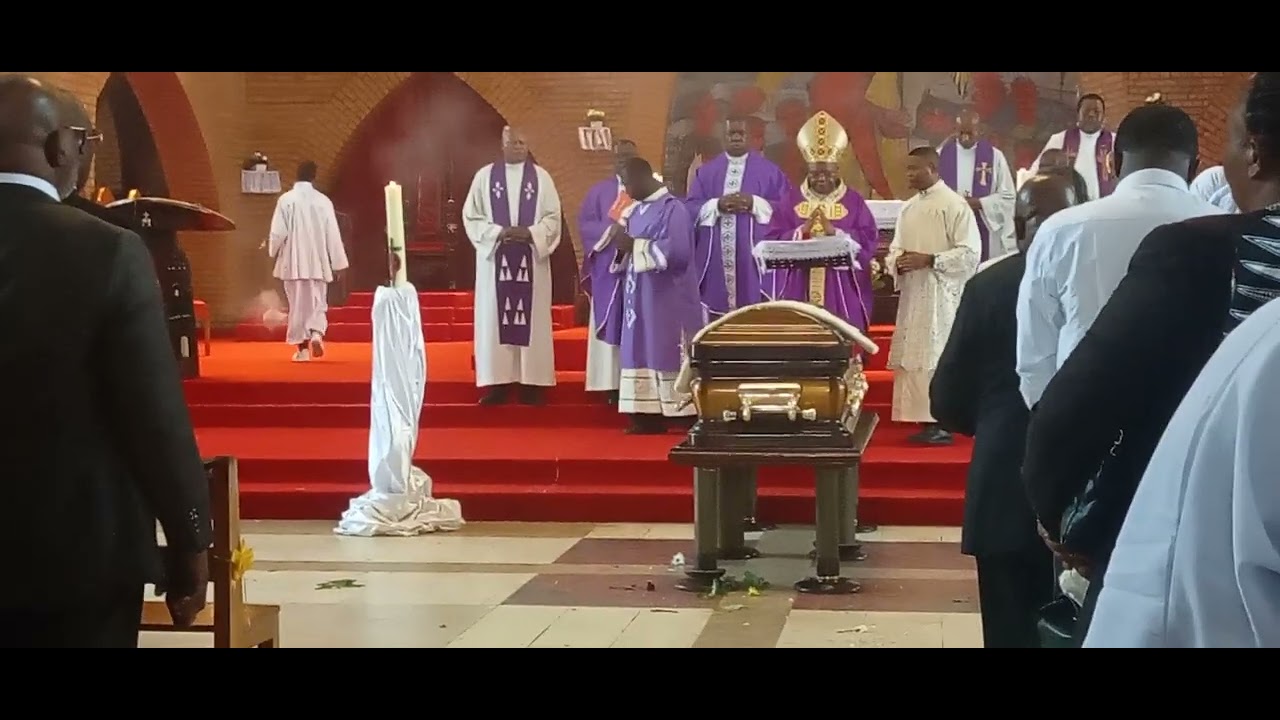 Messe de requiem en mémoire de ROLAND LUMUMBA 