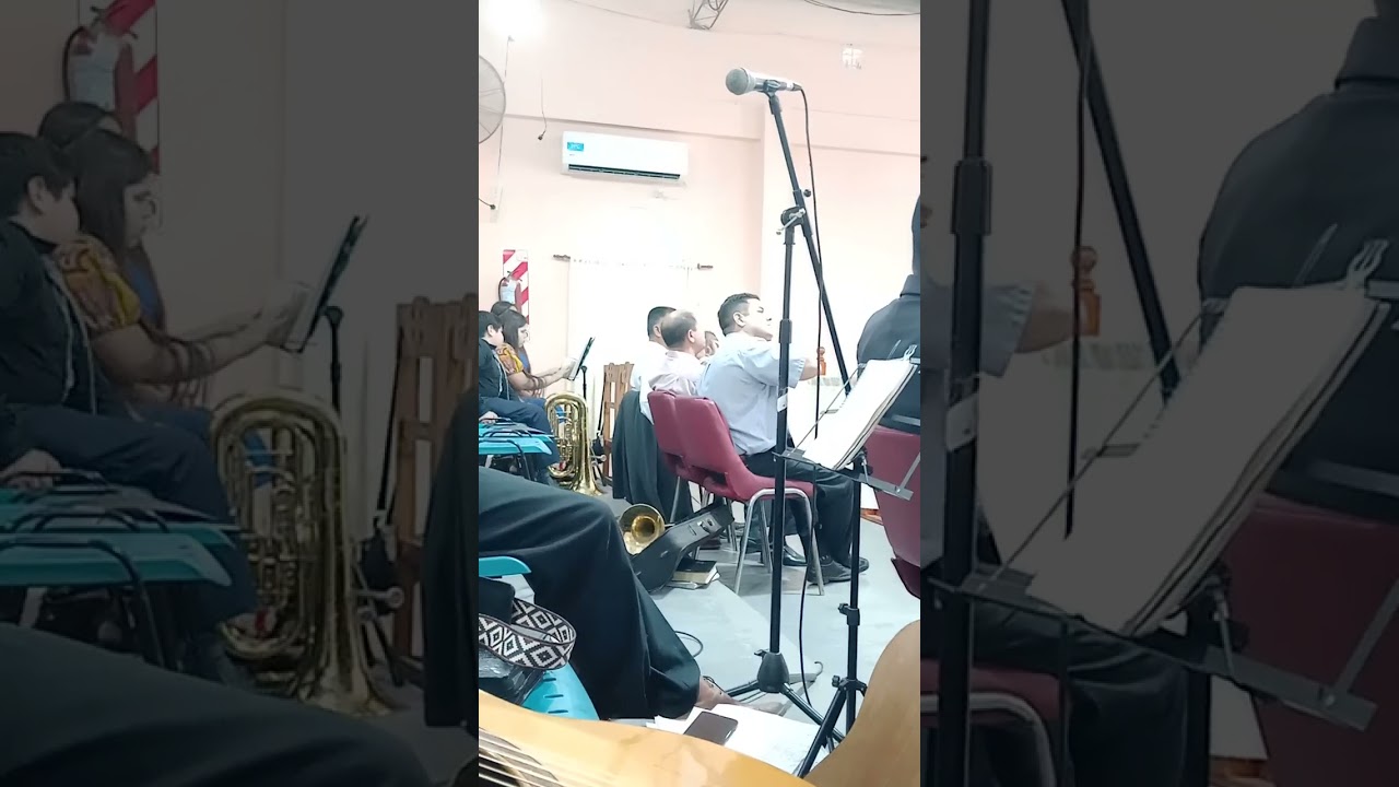 Evangelista Roberto Montero predicando en Iglesia Cristo Redentor Ezeiza. 