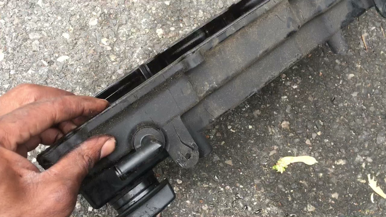 Valve cover gasket replacement on 2006 Nissan Murano
