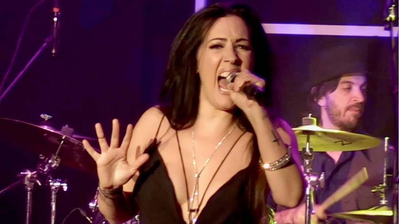 Stephanie Calvert - 25 or 6 to 4