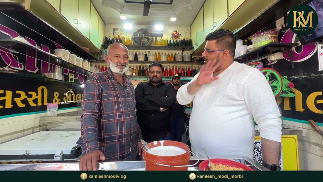 90 રૂપિયા માં જોરદાર સાહેબ ગોલો ખવડાવે 😱રાજકોટ Saheb Golawala