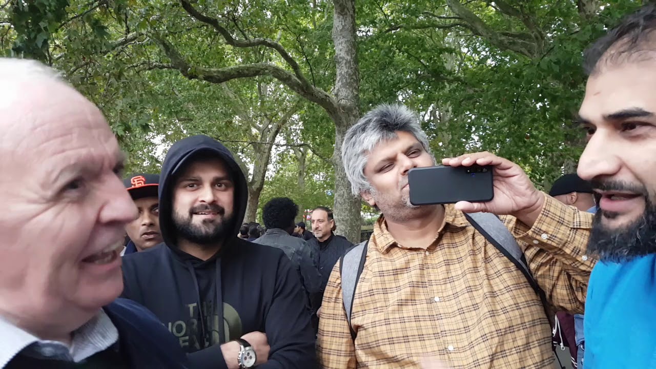 Variants Of The Qur’an? Adnan Rashid Vs Christian Hyde Park Speakers Corner