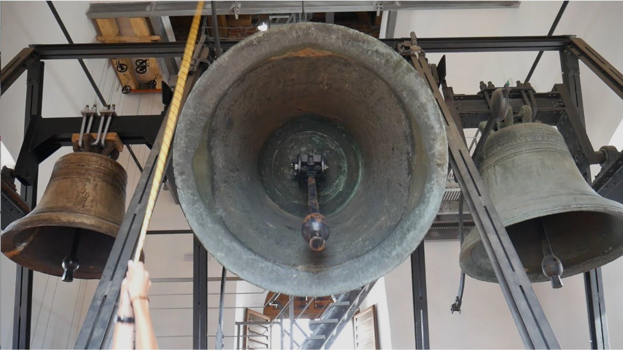 Krosno - Dzwon Urban Bazyliki pw. Trójcy Przenajświętszej - tradycyjne bicie ręczne