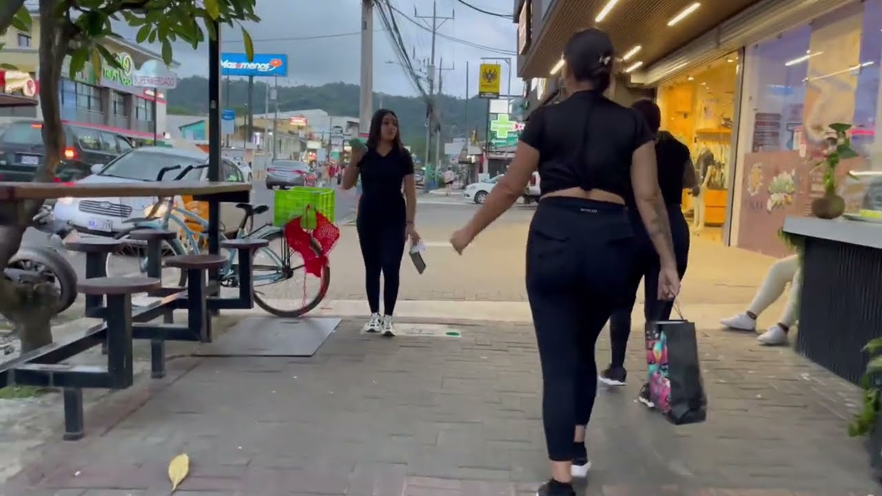 2025 4K Walking in Jaco Costa Rica on a Beautiful Cloudy Day