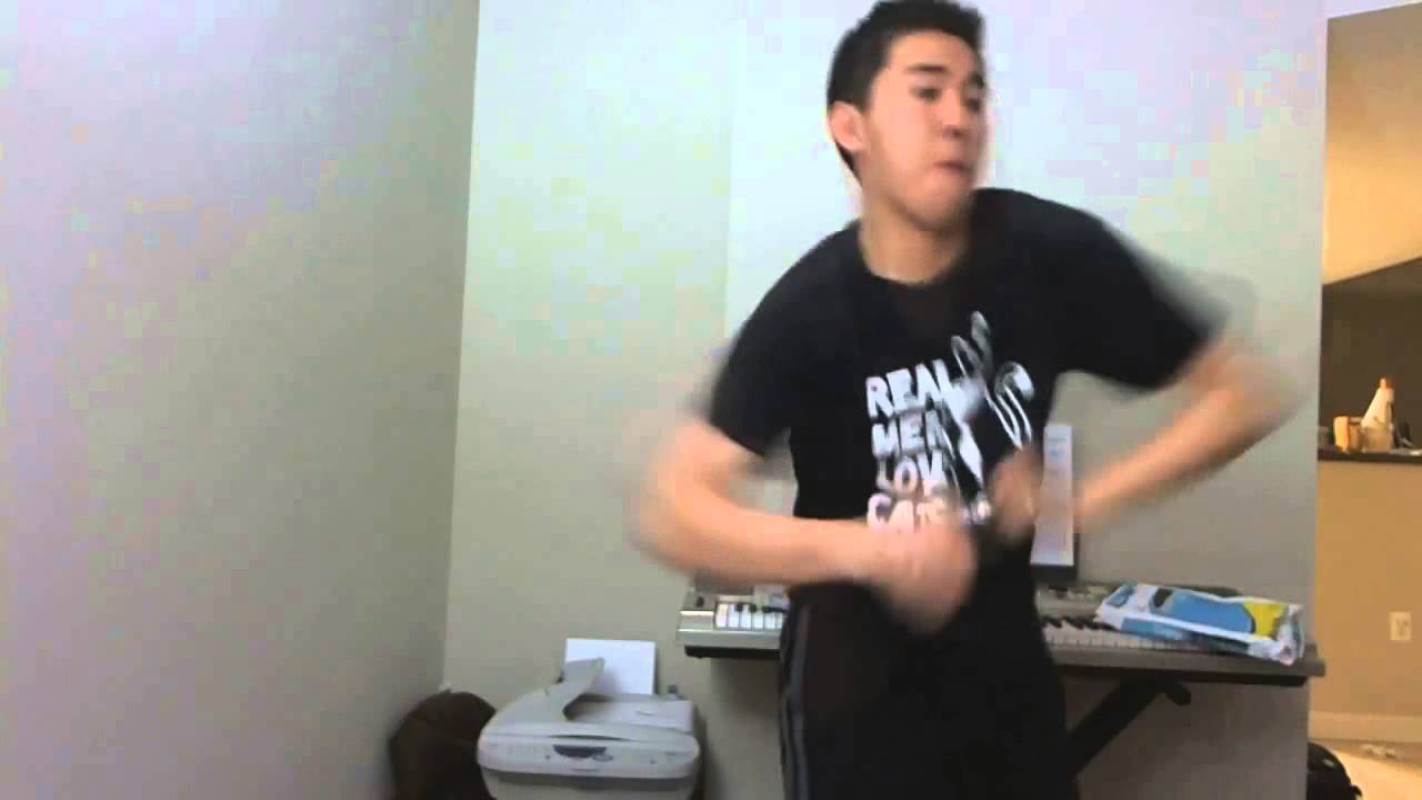 2Bucks Dances To Trap!