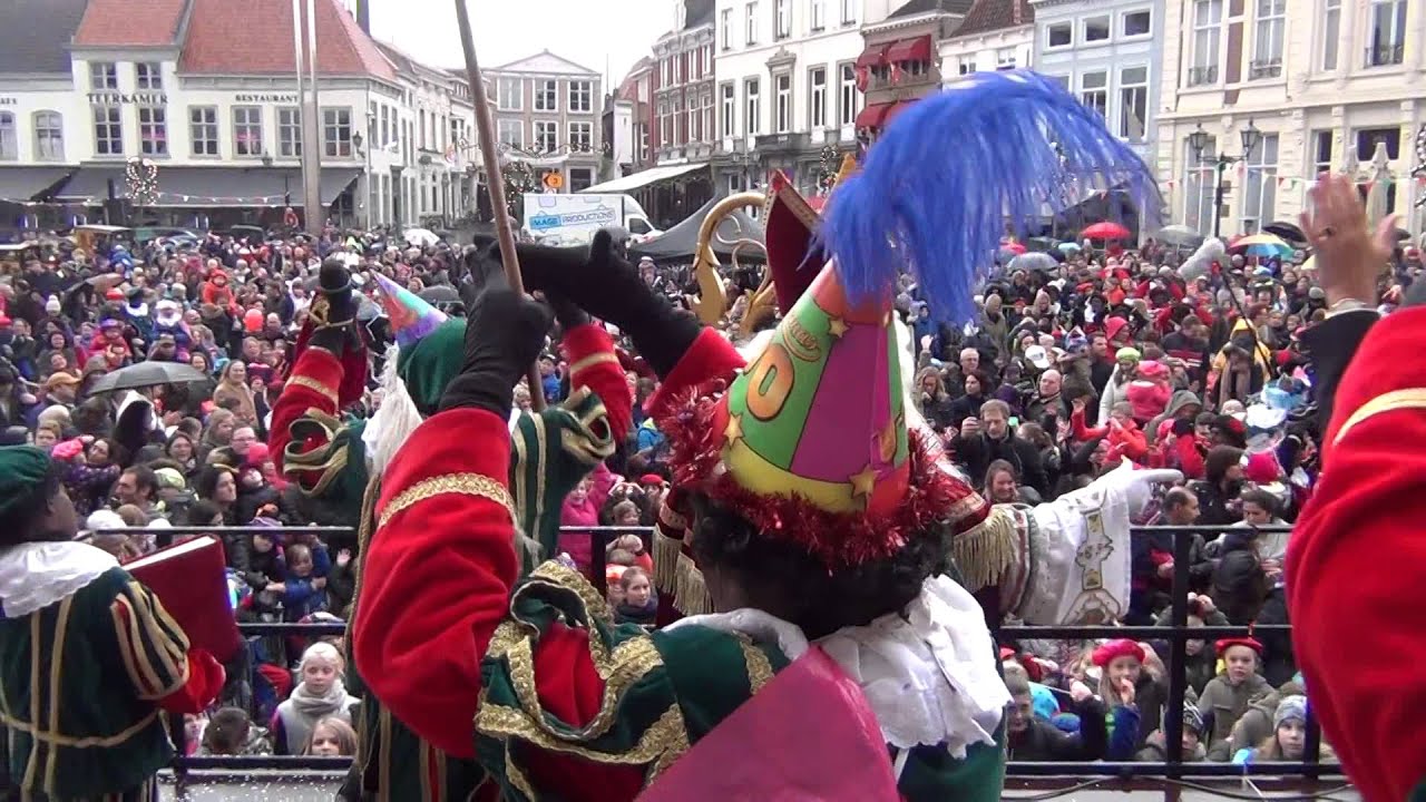 Sinterklaas komt aan op de markt in BoZ (2015)