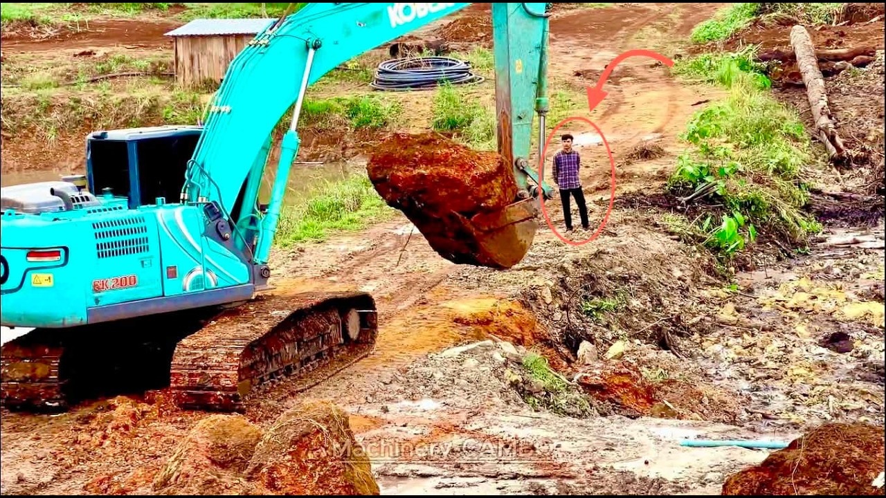Today, the boss came to see the excavator work in person