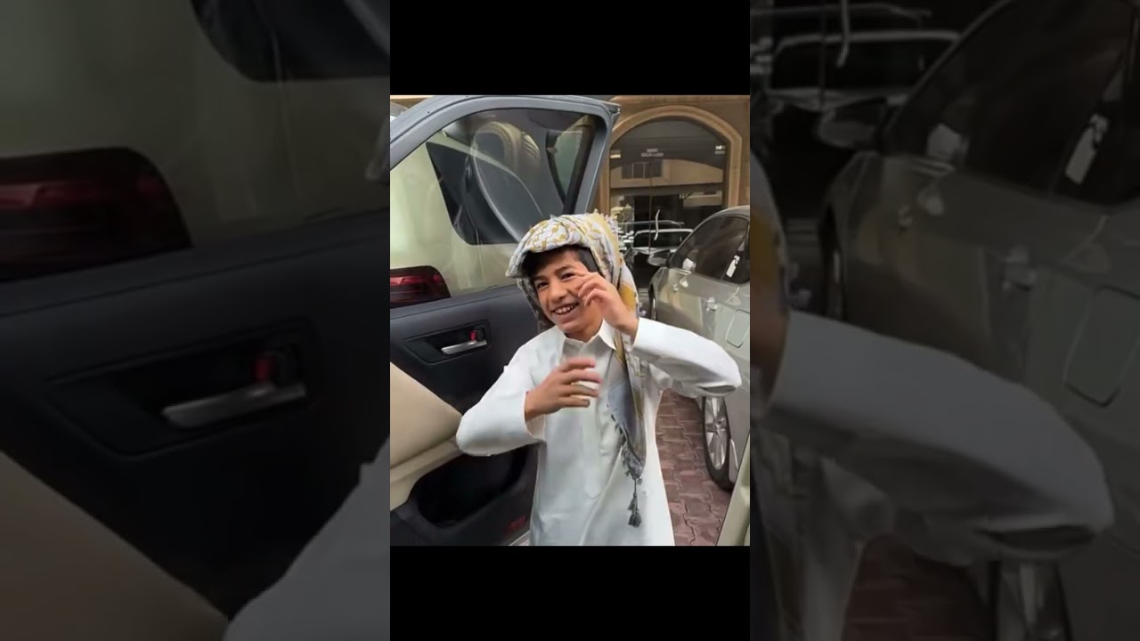 أحمد وهو نايم دخل عليه معضل بالديوانيه😂وش سوا وكيف انحاش سنابات فراج قزيع السهلي #احمد_قزيع_السهلي 