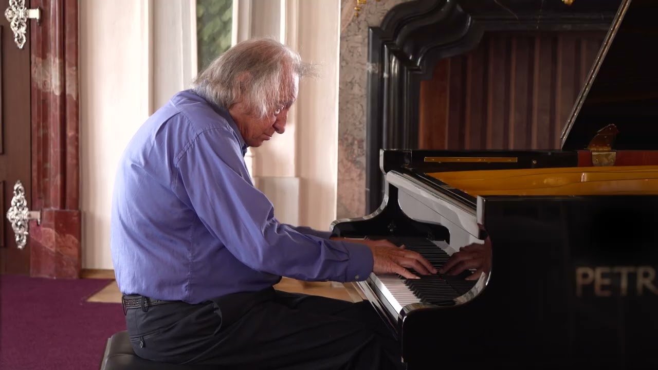Debussy's Claire de Lune in a remarkable performance from Radoslav Kvapil at the age of 90!