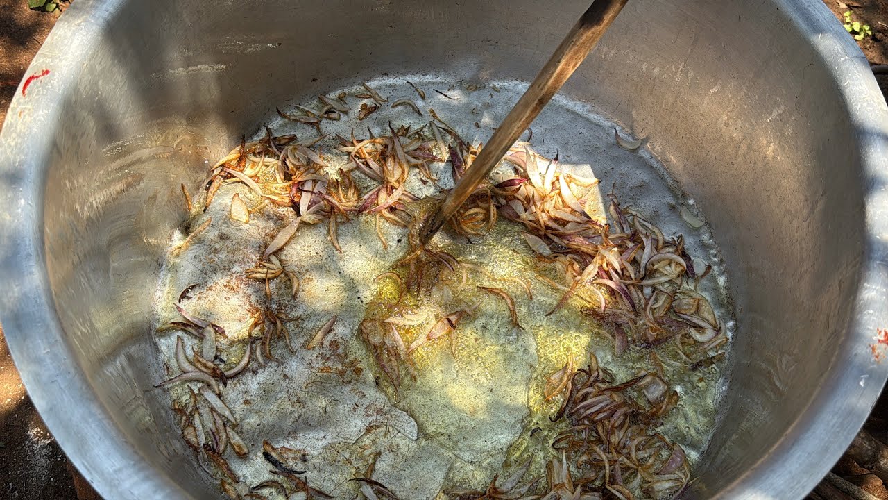 African Village Cooking How to cook rice for the children lunch time
