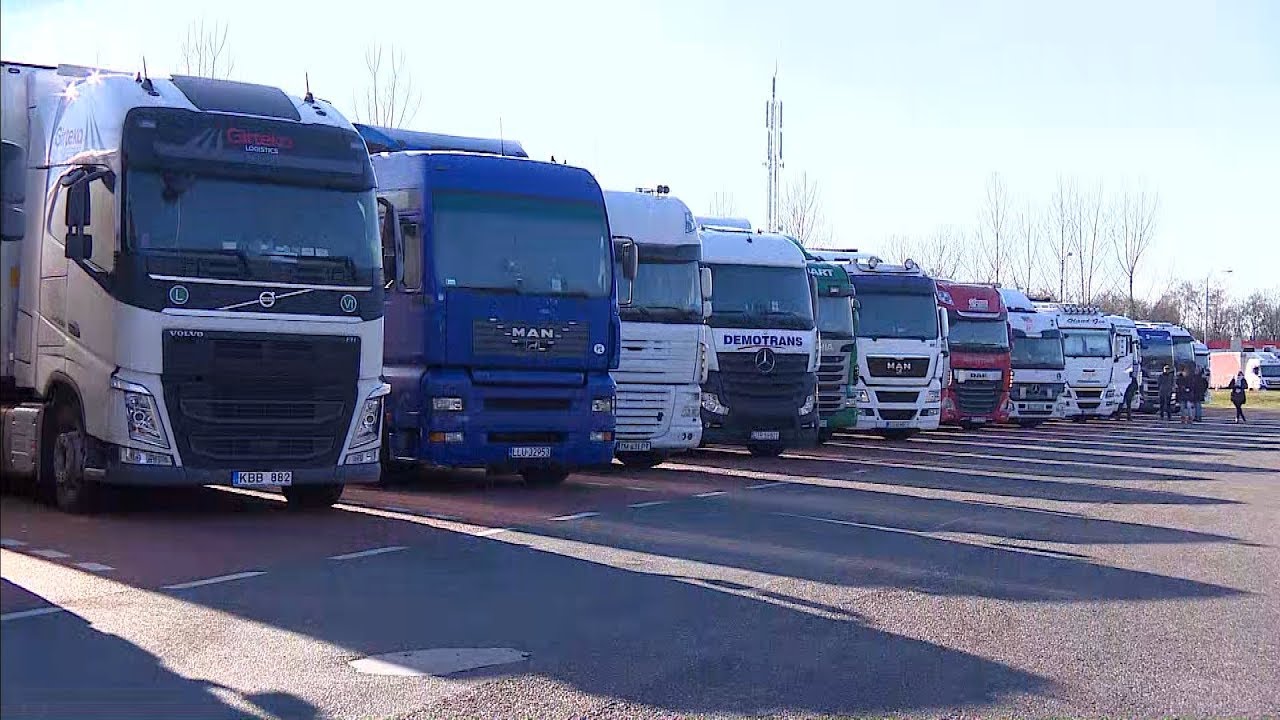 Truckers die in hun vrachtwagen slapen, worden sinds dit weekend beboet.